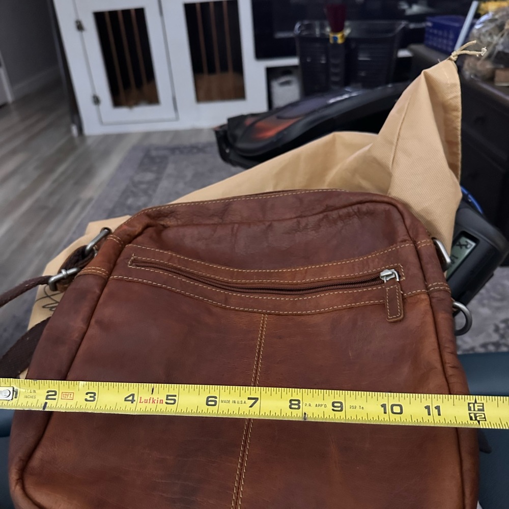Jack George like new leather bag
